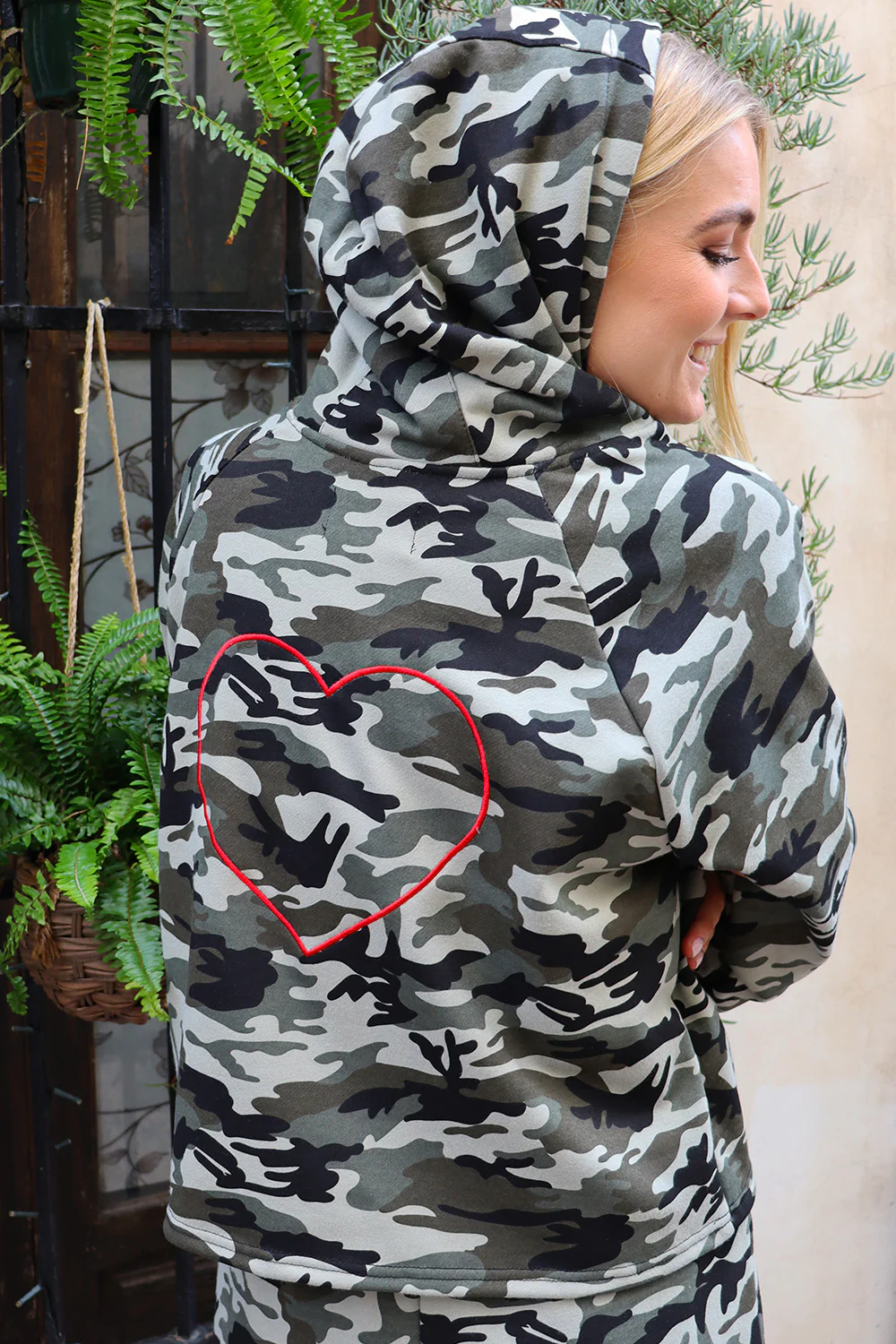 Sue Long Hoodie Dress | Camo | Kjole fra Liberté - Image 2