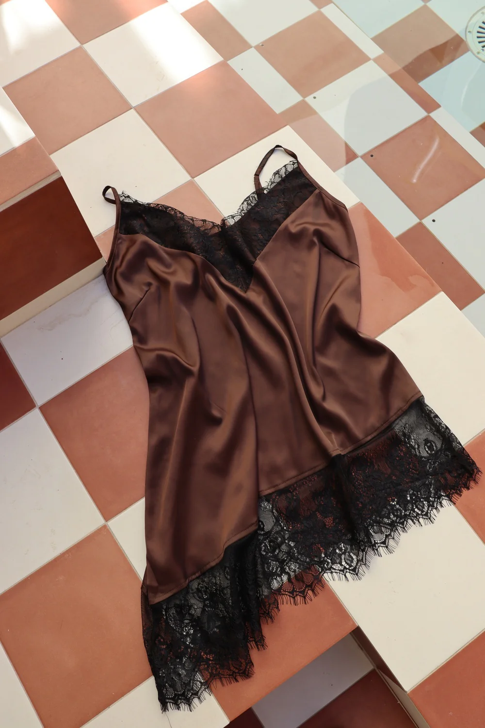 Lola Asymteric Top | Choco Brown | Top fra Liberté