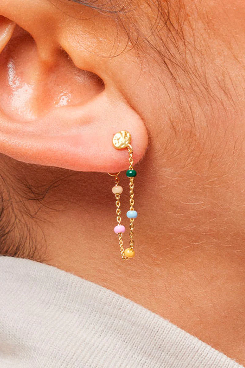 Lola Earring | Dreamy | Kæde øreringe med farvede perler fra Enamel - Image 2
