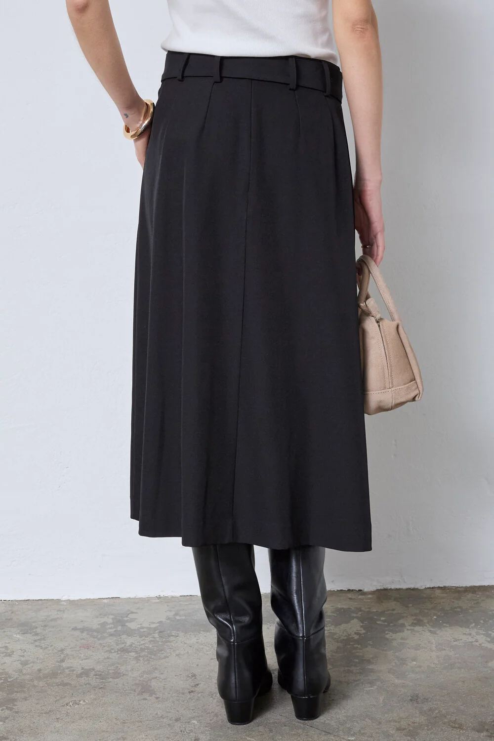 Luna Belt Midi Pleat Skirt 44003 | Black | Nederdel fra Co'couture - Image 4