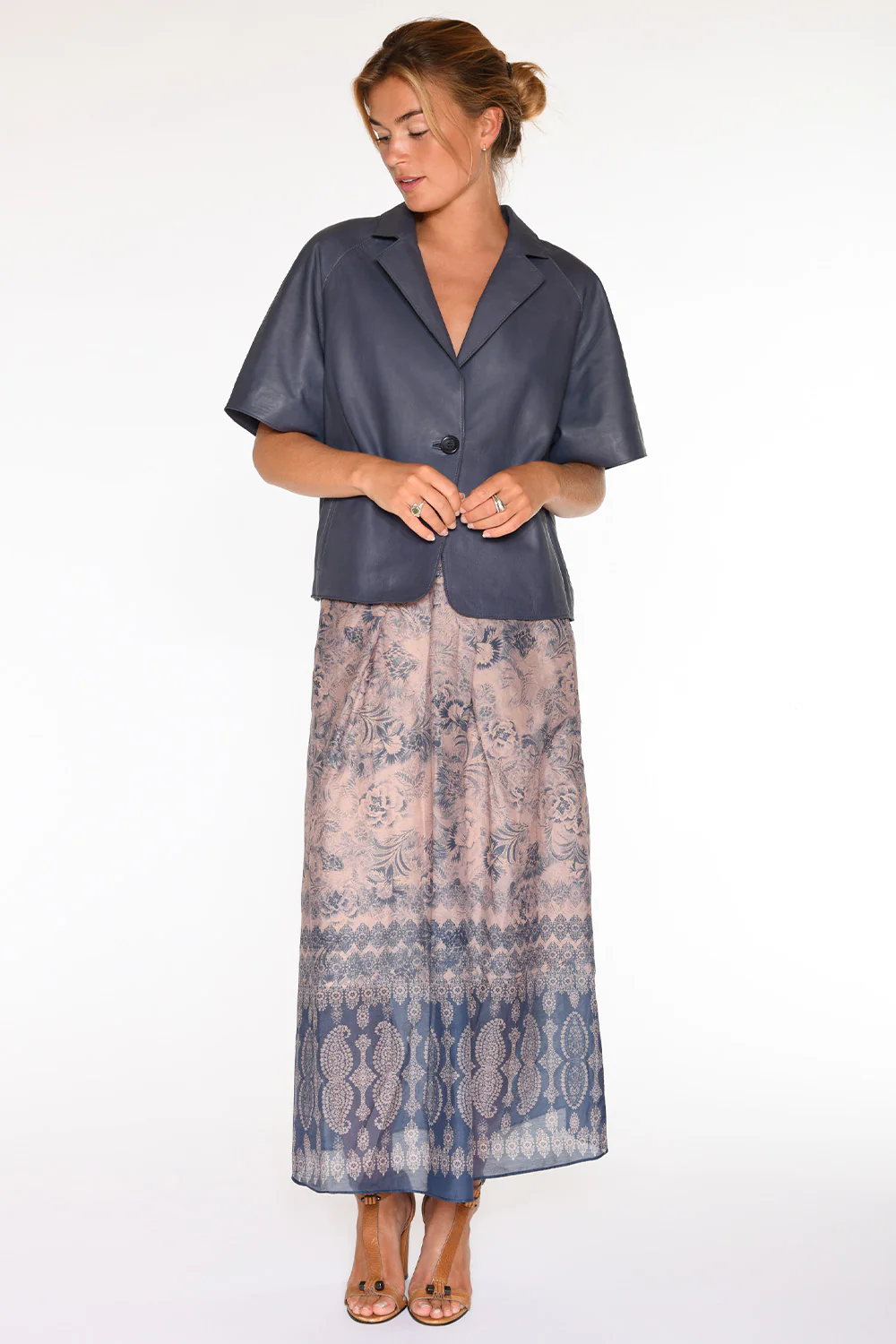 Mabell midi+ pleated skirt | Navy/Rose | Nederdel fra Gustav - Image 2