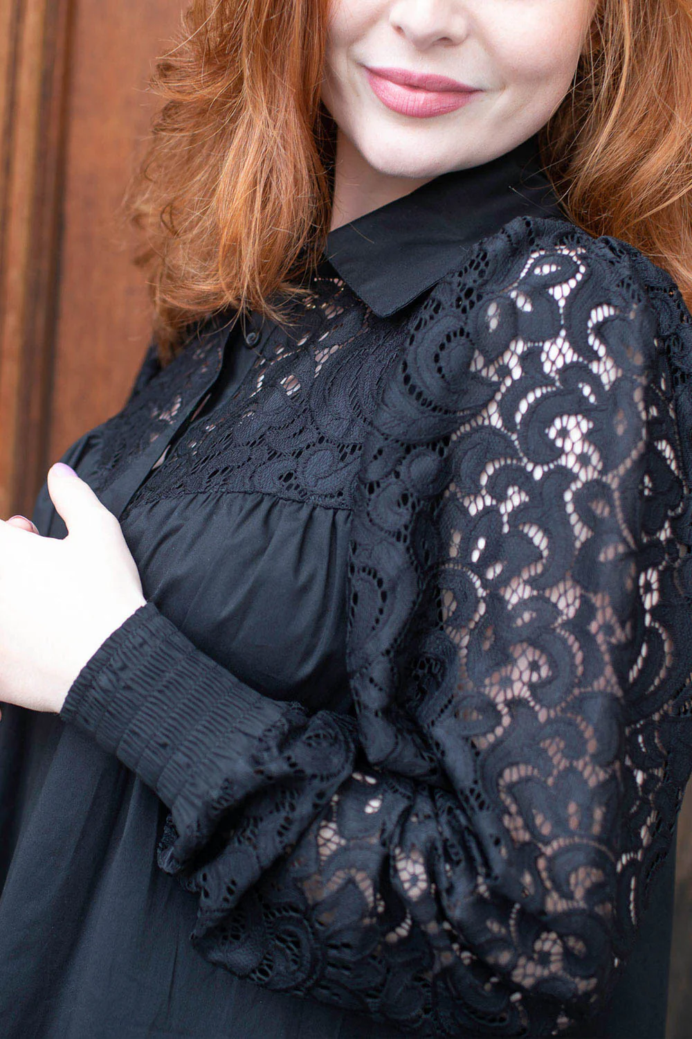 Malika Lace Shirt Dress | Black | Kjole fra Black Color - Image 6