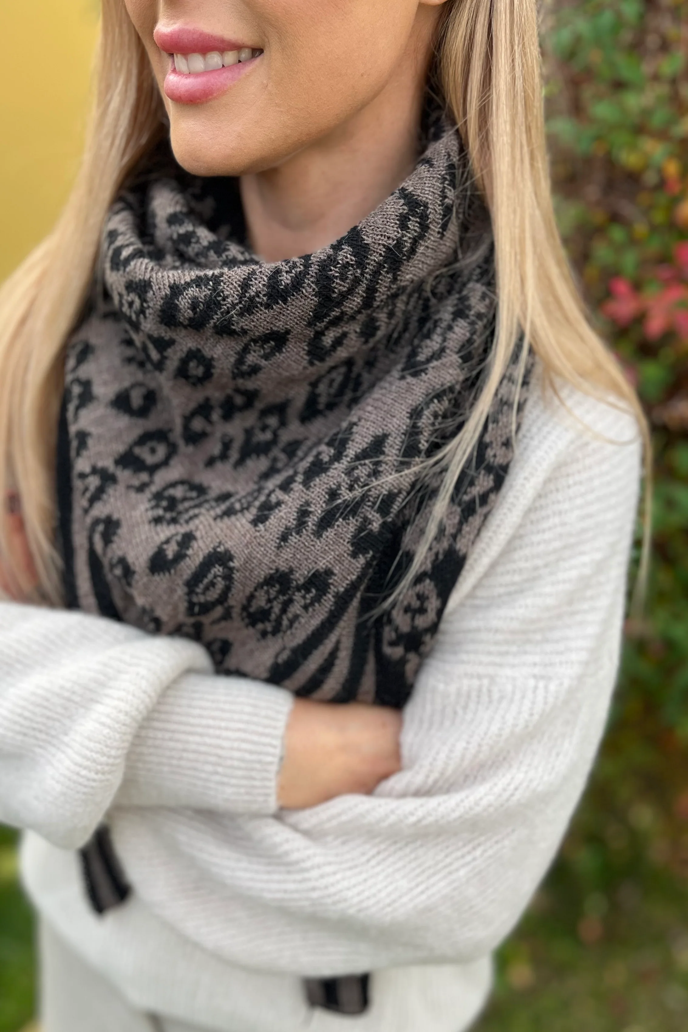 Matty Leo Scarf | Black/Taupe | Tørklæde fra Statebird - Image 8