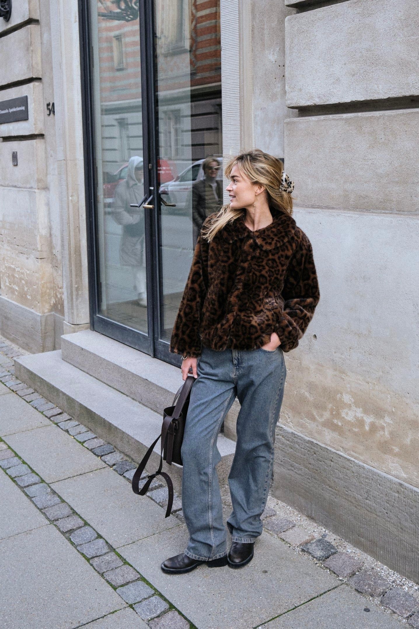 Melodie Leo Faux Fur Jacket | Brun | Jakke fra Neo Noir - Image 4