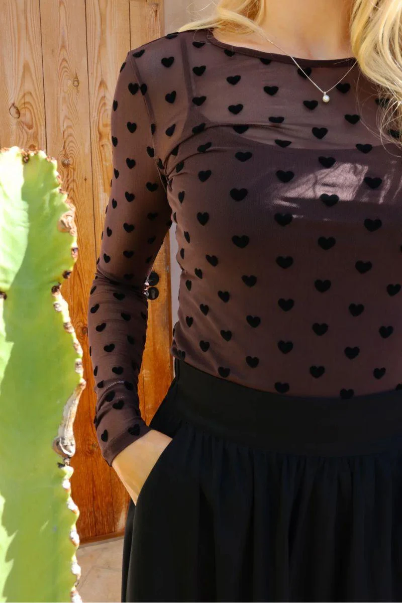 Mesh Ls Tshirt | Dark Brown Black Flock Heart | Bluse fra Liberté - Image 5