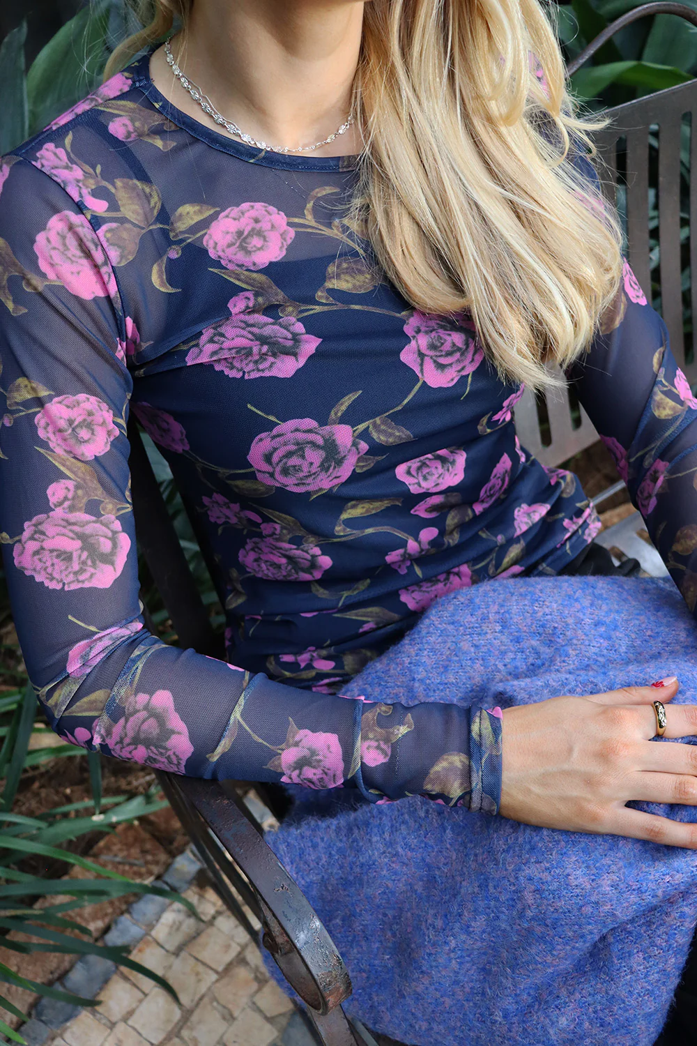 Mesh Ls Tshirt | Navy Pink Rose | Bluse fra Liberté - Image 2