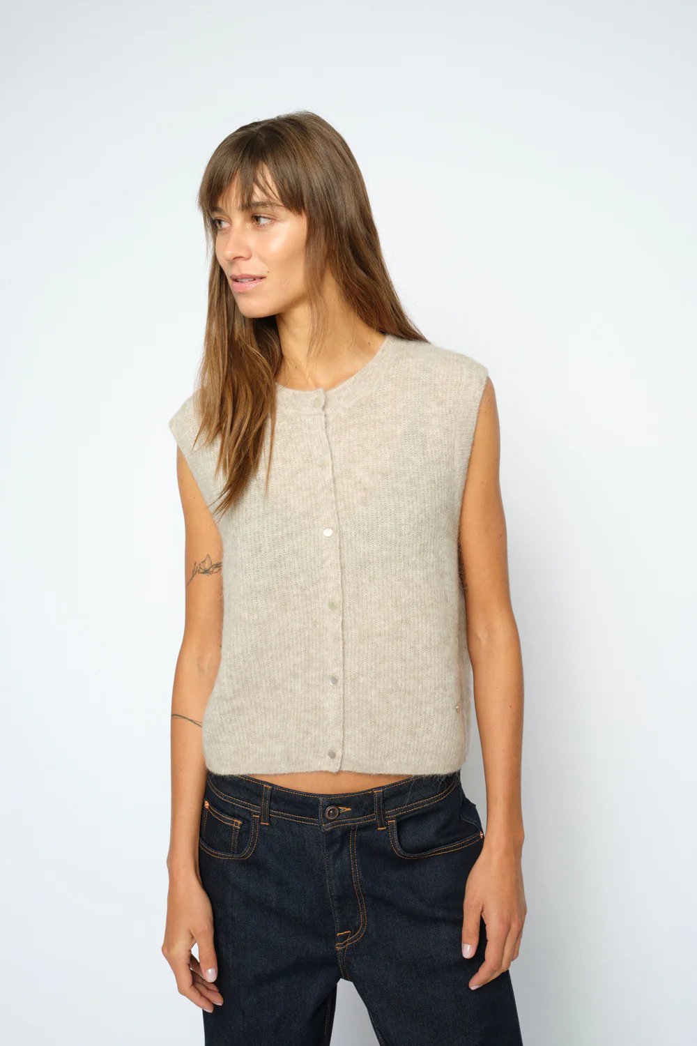Almine Thora Knit Vest | Feather Gray | Vest fra Mos Mosh - Image 4
