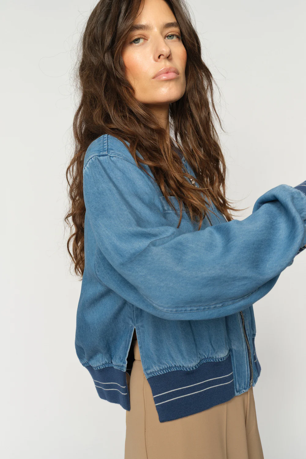 Cate Onyx Jacket | Light Blue Denim | Jakke fra Mos Mosh