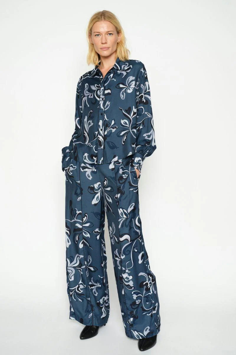Charbel Serve Pant Regular | Ensign Blue | Bukser fra Mos Mosh - Image 8