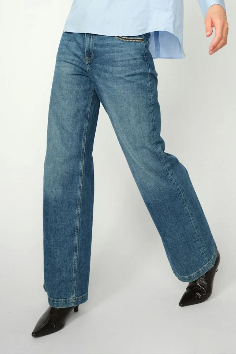 Dara Deco Jeans Long | Mid Blue | Jeans fra Mos Mosh - Image 9