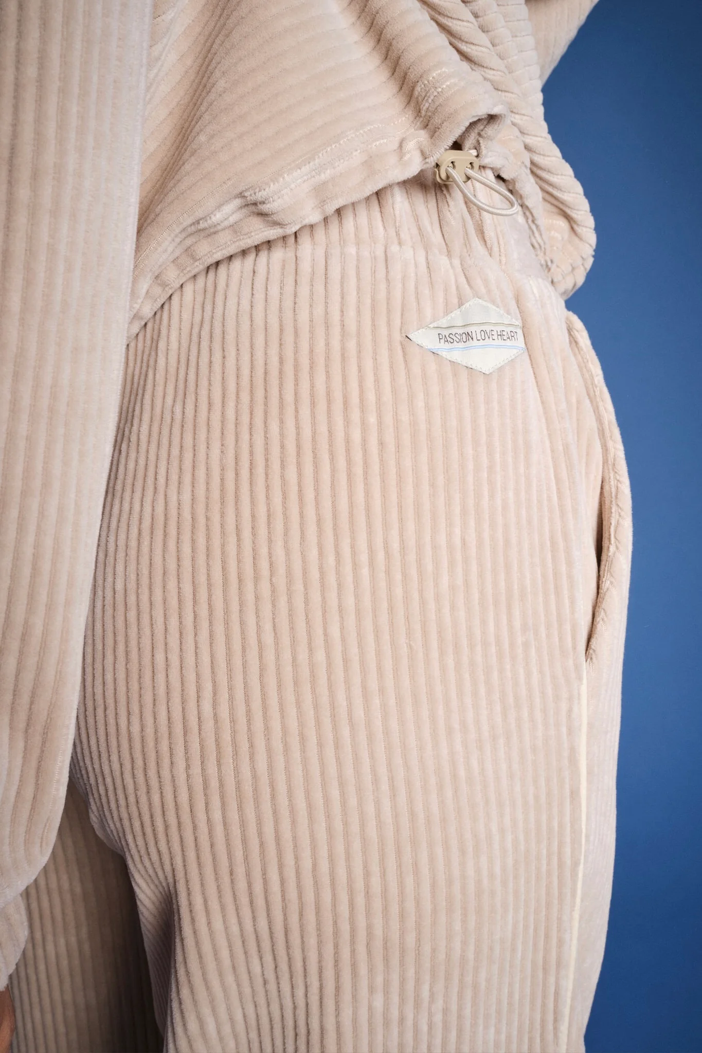 Ello Zip Sweatshirt  | Feather Gray | Sweats fra Mos Mosh - Image 12