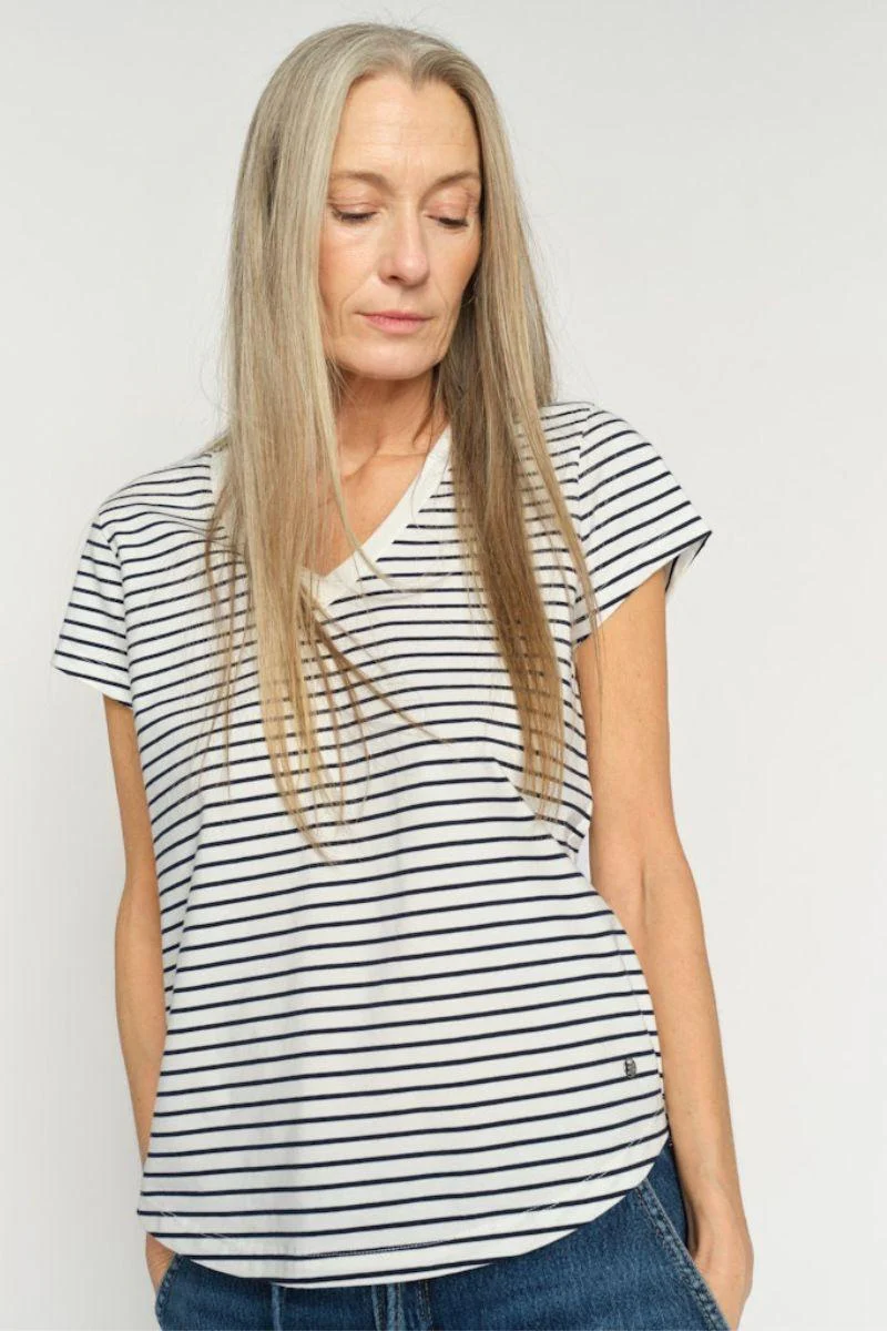 Kala V-SS Stripe Tee | Salute Navy | T-Shirt fra Mos Mosh