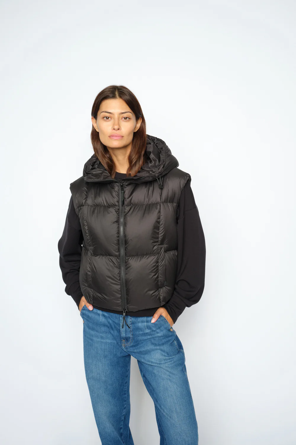Kiara Tally Down Vest | Black | Jakke fra Mos Mosh - Image 4