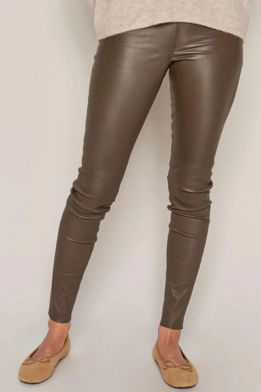 Lucia Stretch Leather Legging  | Rain Drum | Skindbukser fra Mos Mosh - Image 2