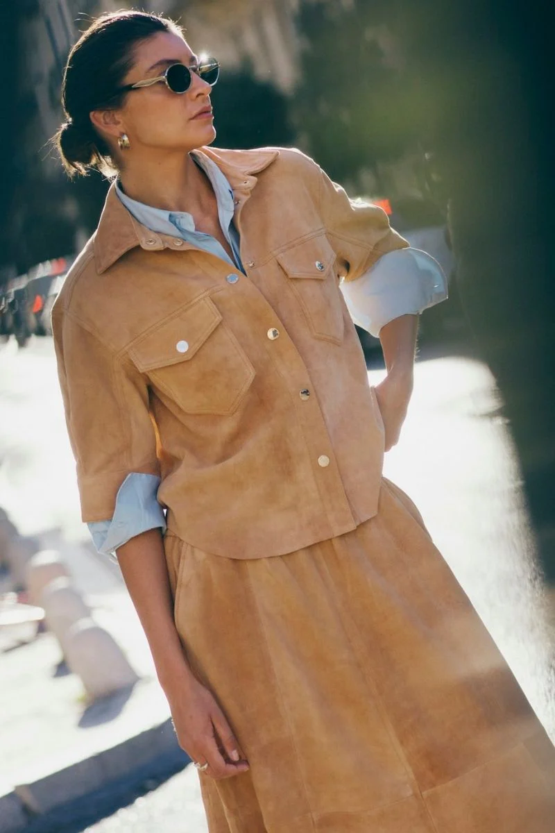 Sigga SS Suede Shirt | Tan | Skjorte fra Mos Mosh