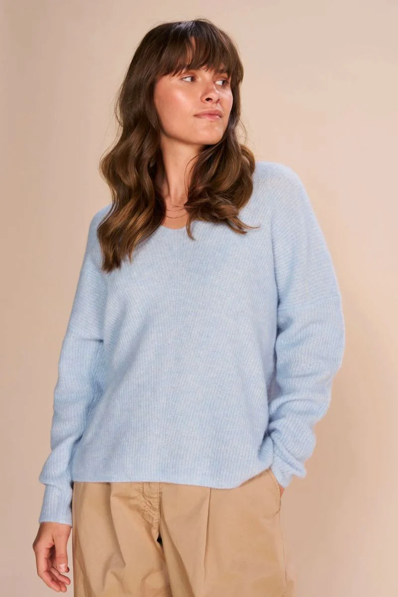 Thora V-Neck Knit | Cashmere Blue | Strik fra Mos Mosh - Image 3