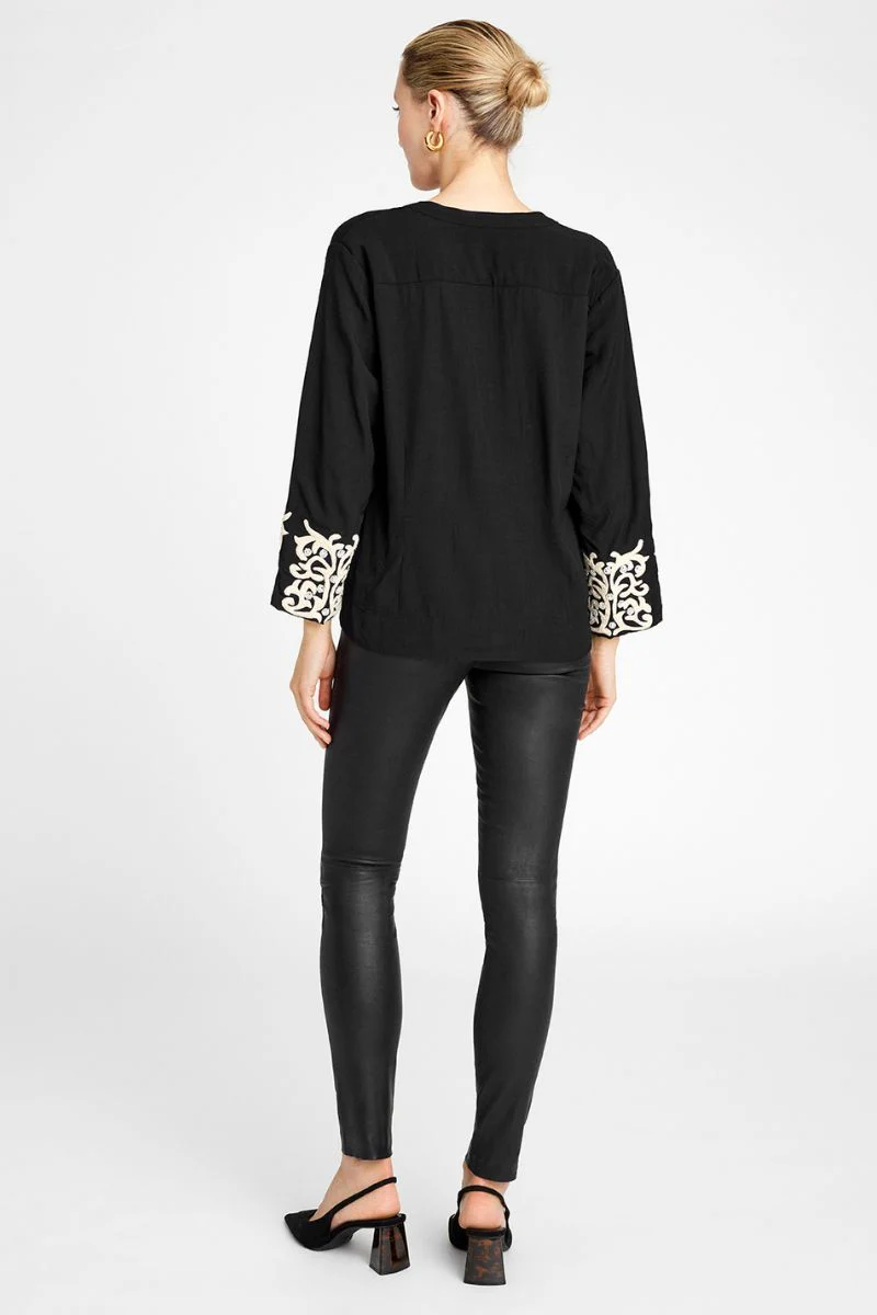 Naja shirt 54631 | Black | Skjorte fra Gustav - Image 6