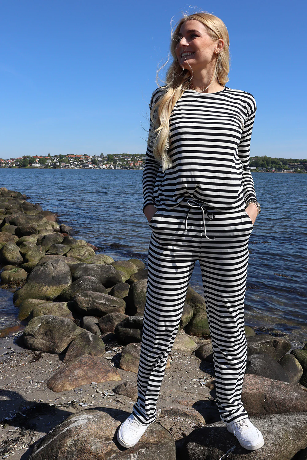Natalia Straight Pants | Black Creme Stripe | Bukser fra Liberté - Image 5