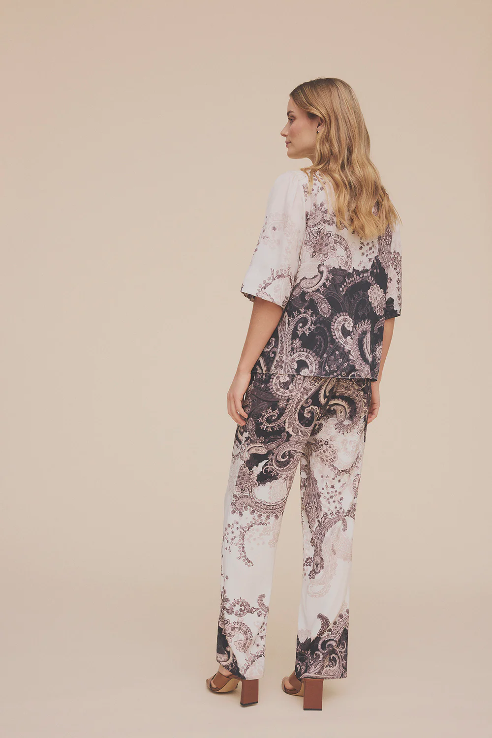 Neomi Shirt | Washed Black w. Print | Skjorte fra Gustav - Image 4