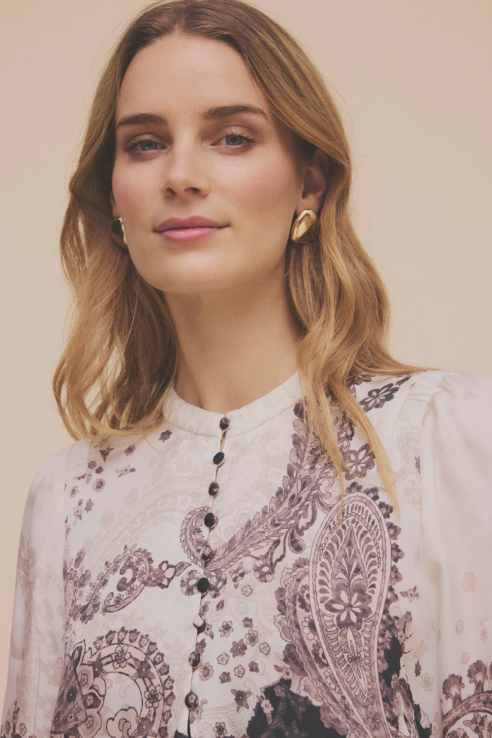 Neomi Shirt | Washed Black w. Print | Skjorte fra Gustav - Image 5