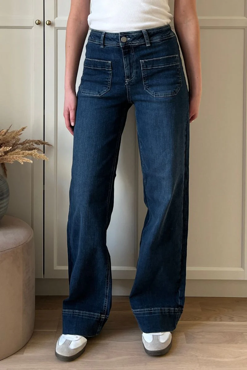 Eleonora Jeans | Dark Blue Denim | Jeans fra French Laundry - Image 13