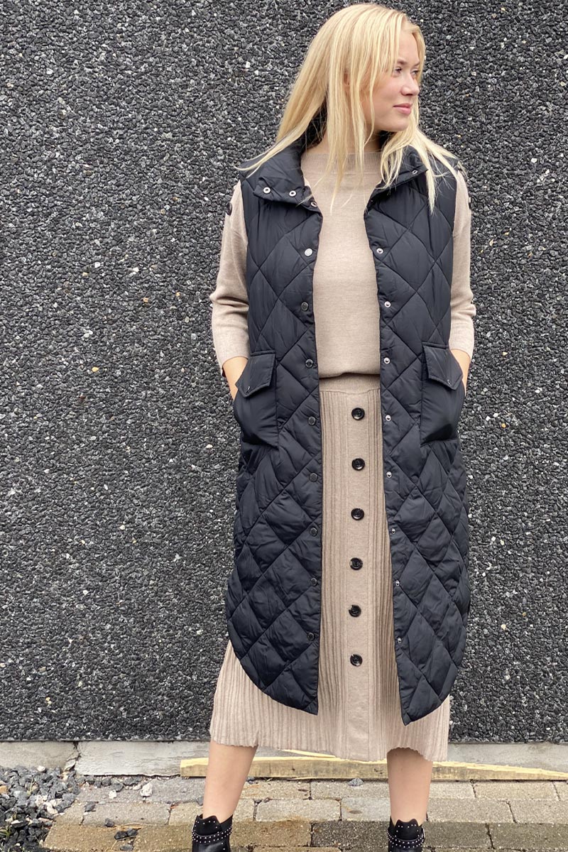 Olga Wa | Black | Vest fra Freequent - Image 5