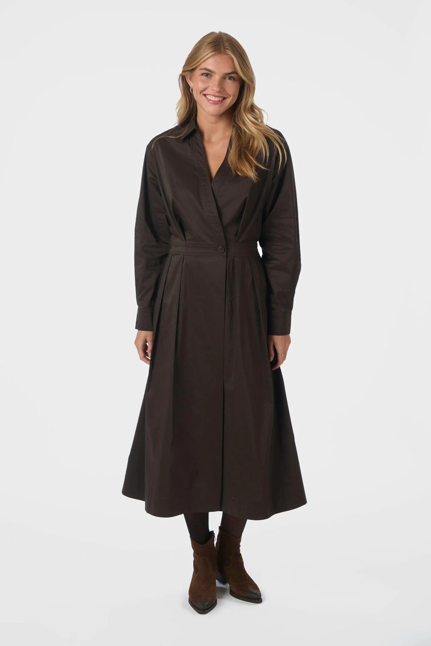 Ottana Poplin Dress | Chocolate Brown | Kjole fra Neo Noir - Image 4