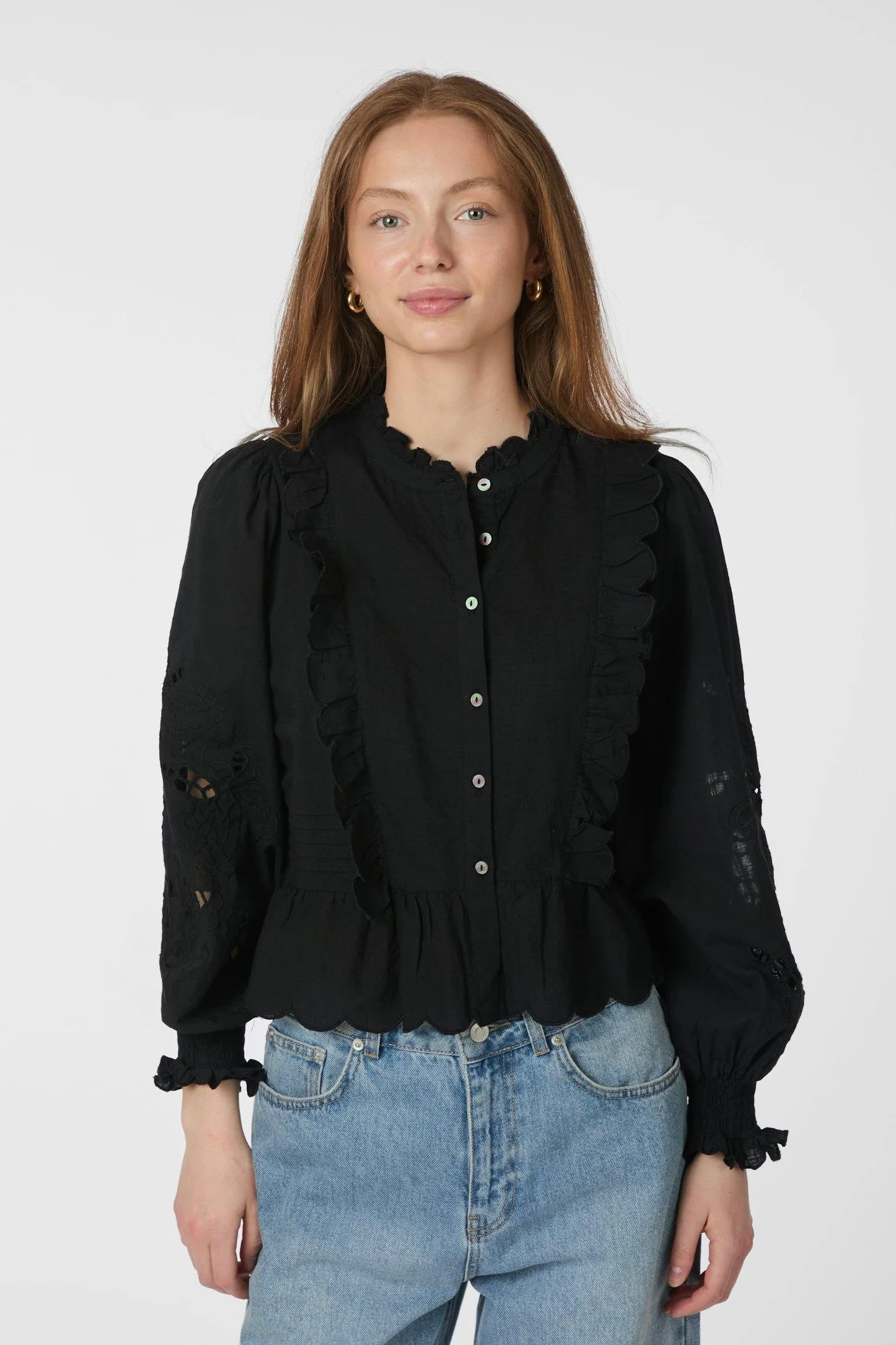 Petrine Embroidery Blouse | Black | Bluse fra Neo Noir - Image 4