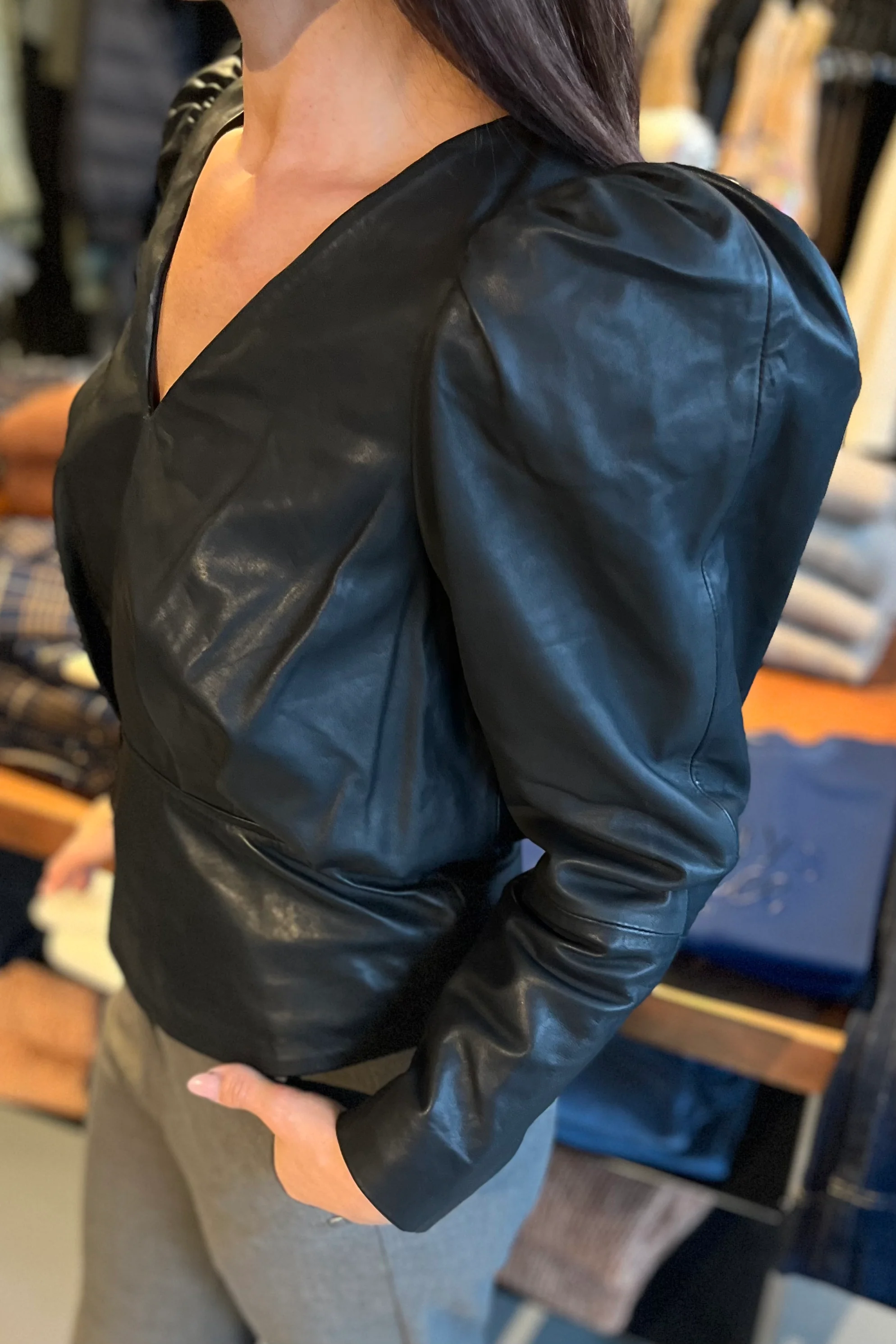 Phoebe Drape Puff Blouse | Black | Skjorte fra Co'couture - Image 6