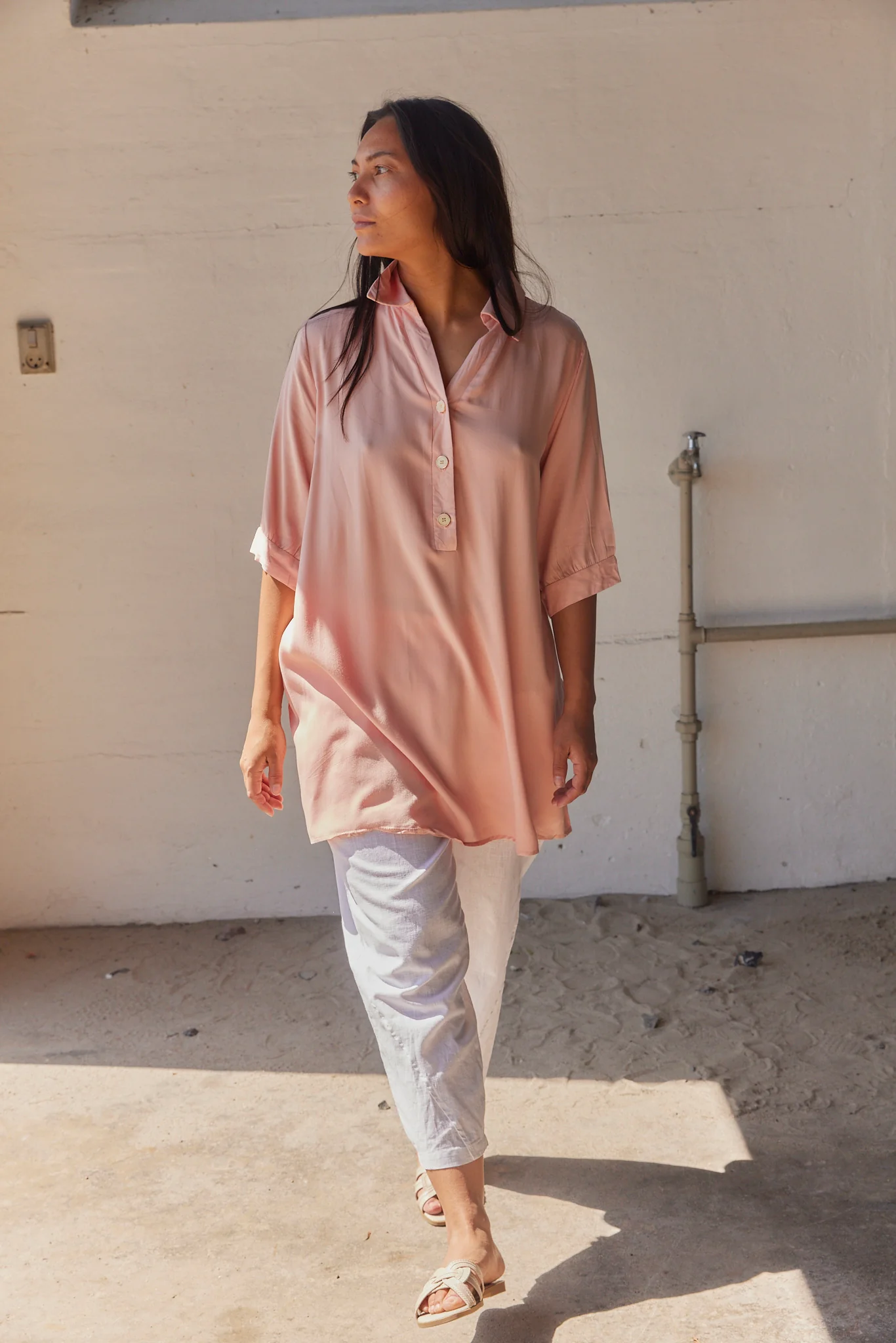Plain Penelope Tunic | Bluse fra Atelier C - Image 3