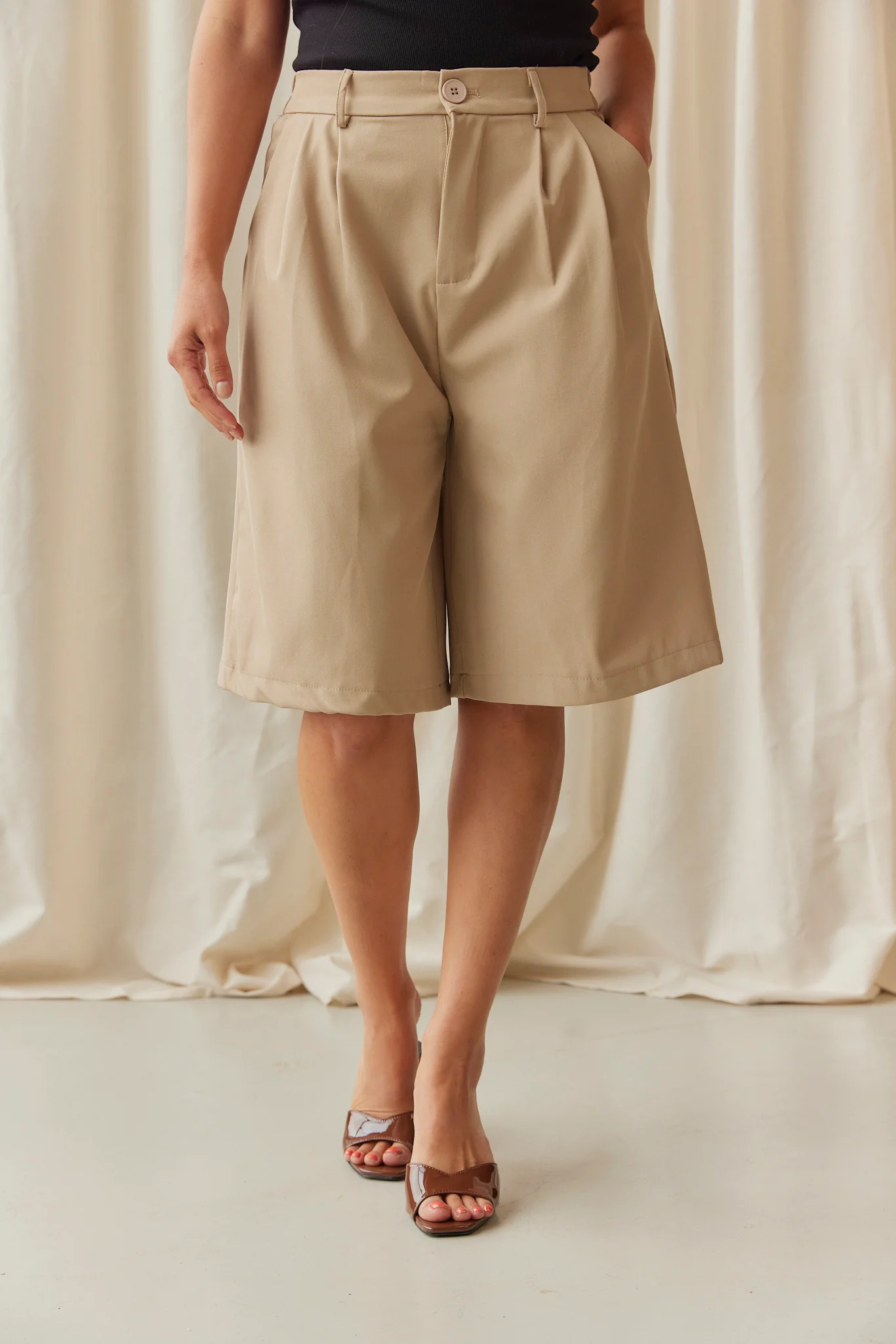 Pretty Tailored Bermuda Shorts | Taupe