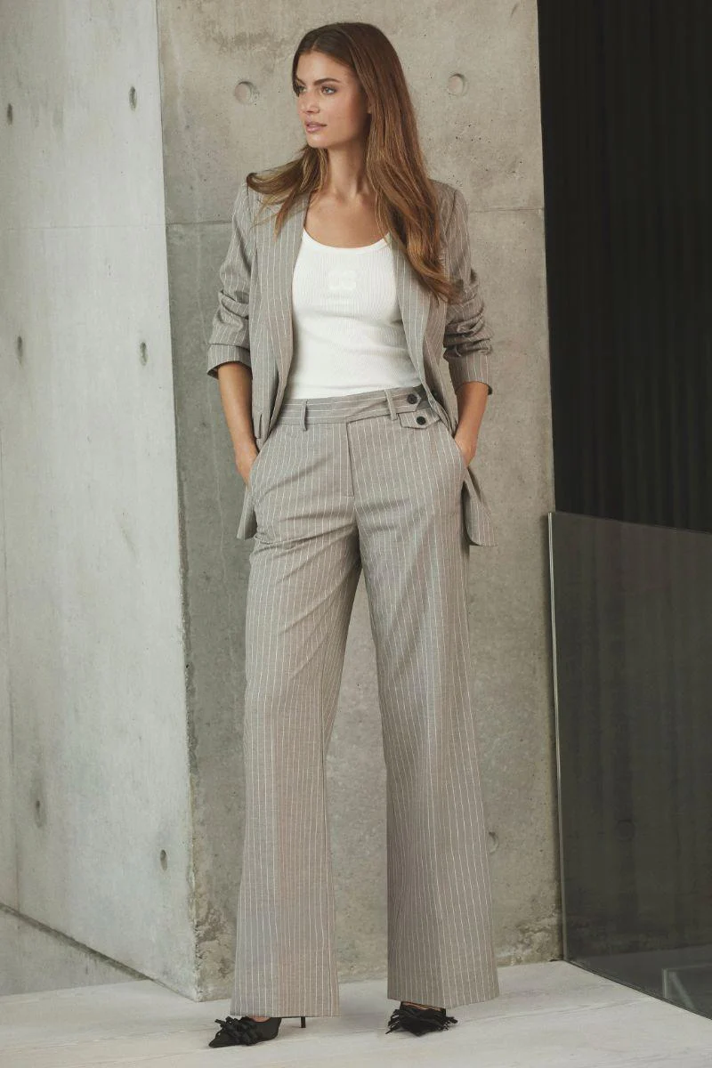 Quin Pin Fitted Blazer 40007 | Mink | Blazer fra Co'couture - Image 5