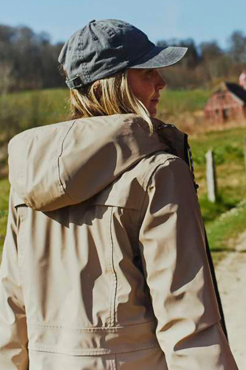 Rain Jacket | Desert Taupe | Regnfrakke fra Freequent - Image 3