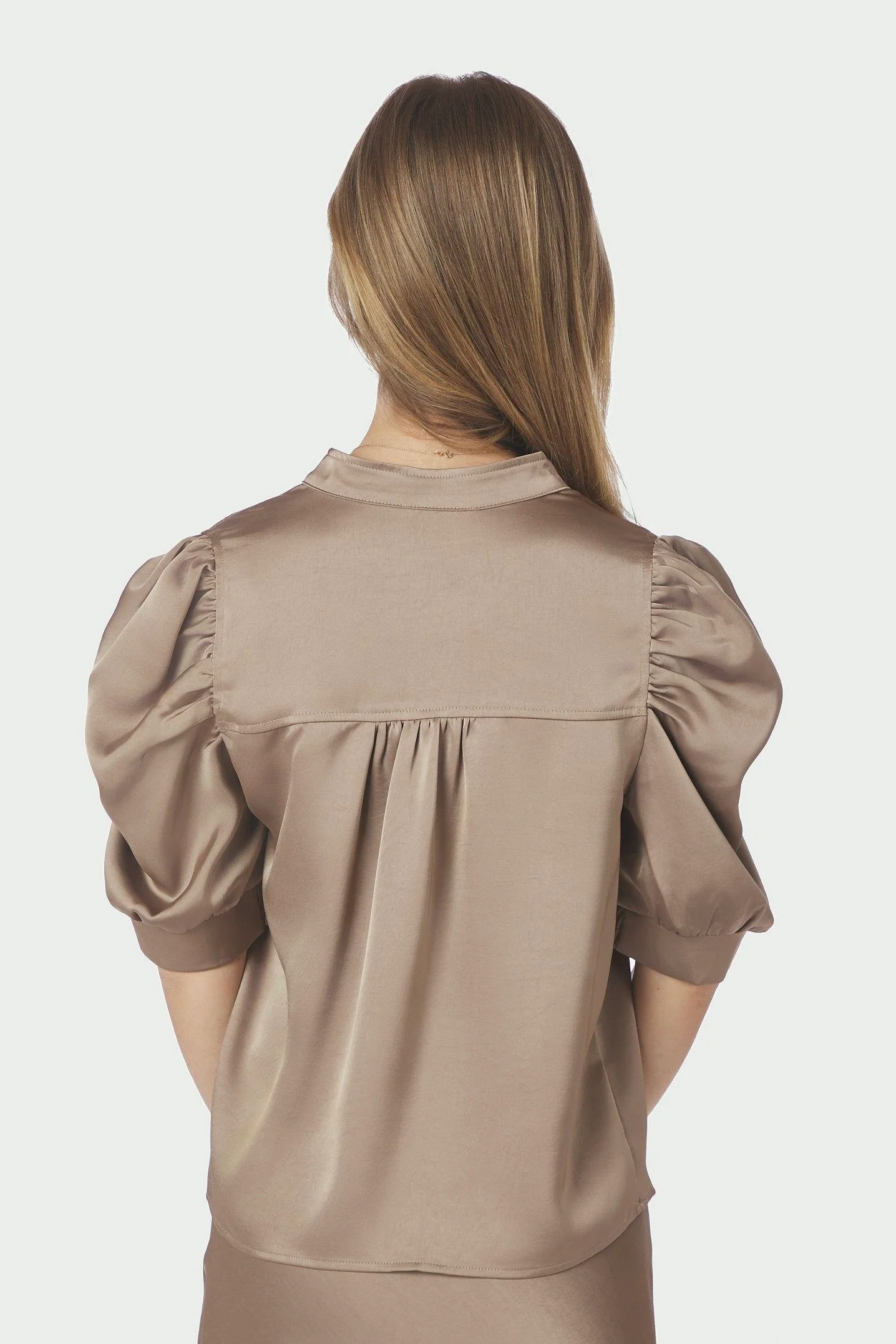 Roella Heavy Sateen Blouse | Dark Taupe | Bluse fra Neo Noir - Image 5