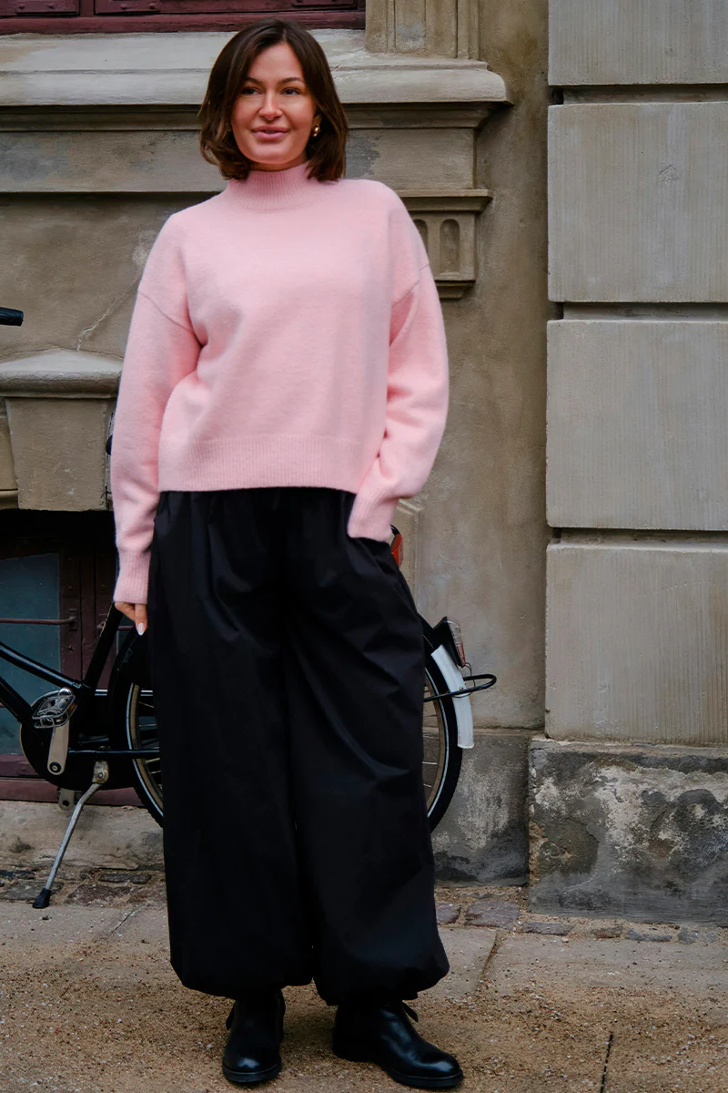 Roxane Balloon Poplin Pants | Black | Bukser fra Neo Noir - Image 10