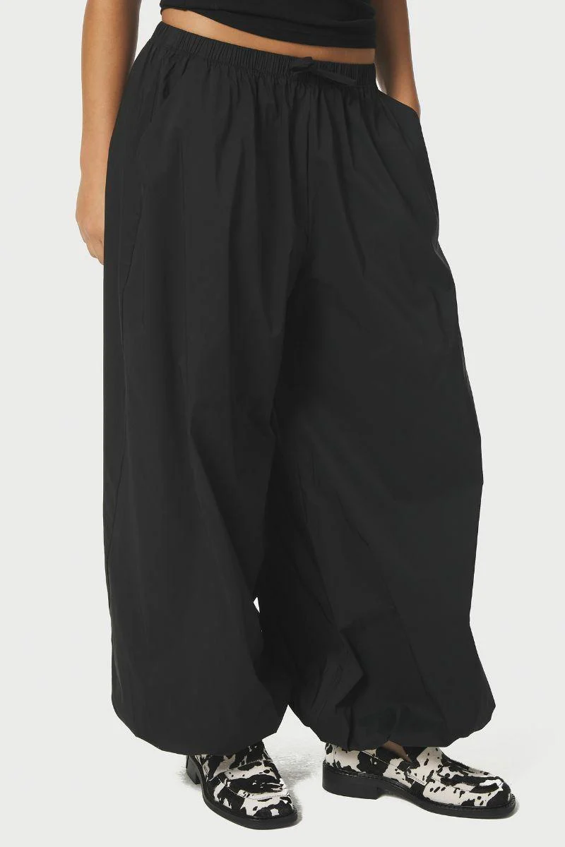 Roxane Balloon Poplin Pants | Black | Bukser fra Neo Noir - Image 4