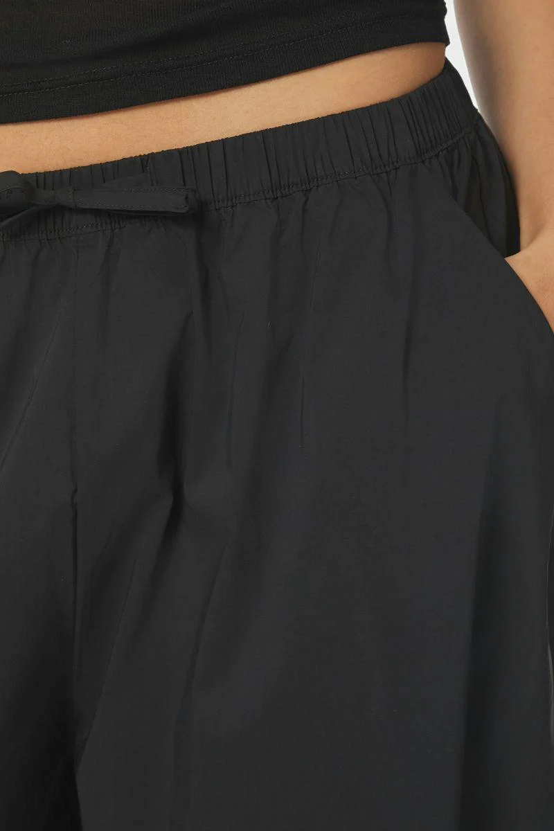 Roxane Balloon Poplin Pants | Black | Bukser fra Neo Noir - Image 7