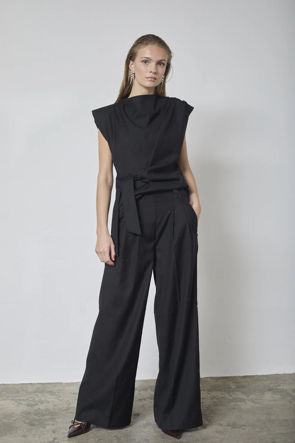 Saga Pleat Pant 31566 | Black | Bukser fra Co'couture - Image 3