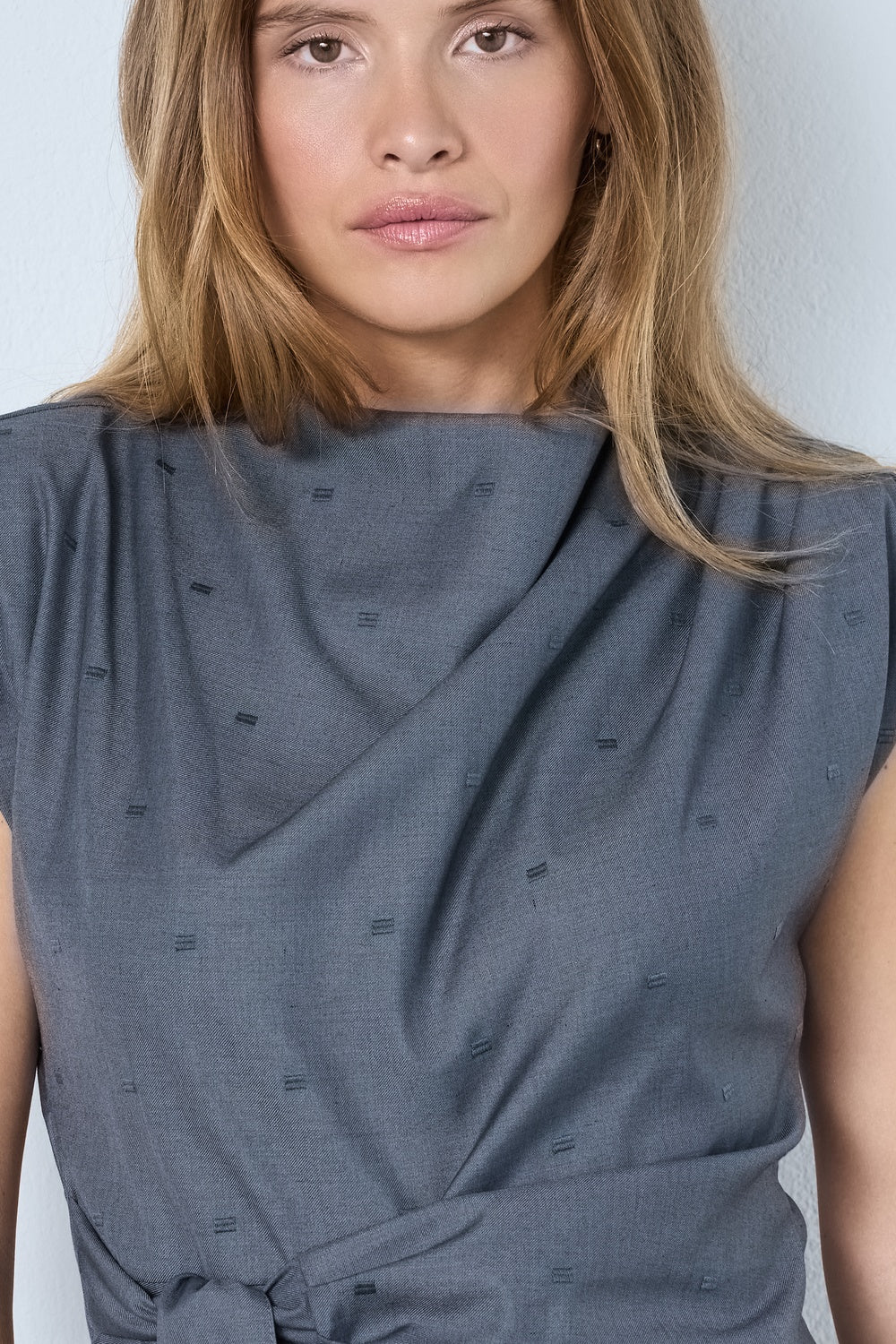 Saga Pleat Top 35760 | Mid Grey | T-Shirt fra Co'couture - Image 10