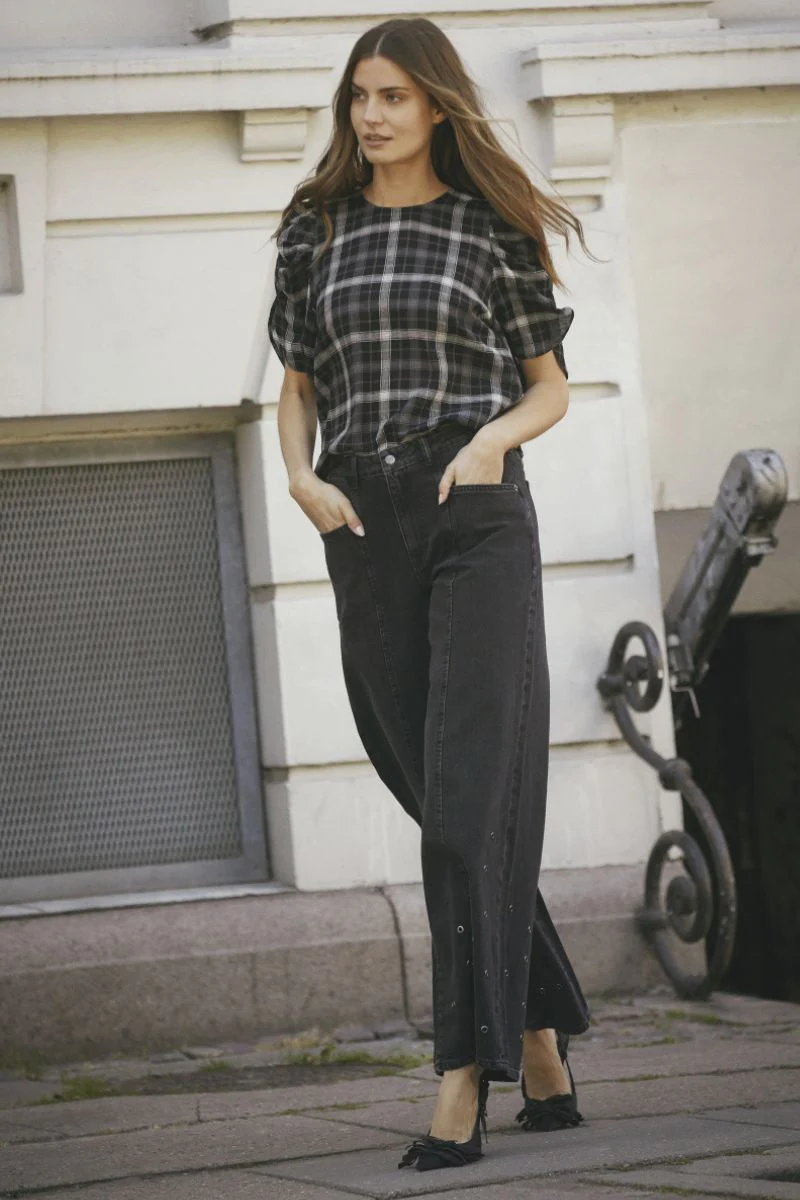 Sally Check SS Blouse 35881 | Black | Top fra Co'couture