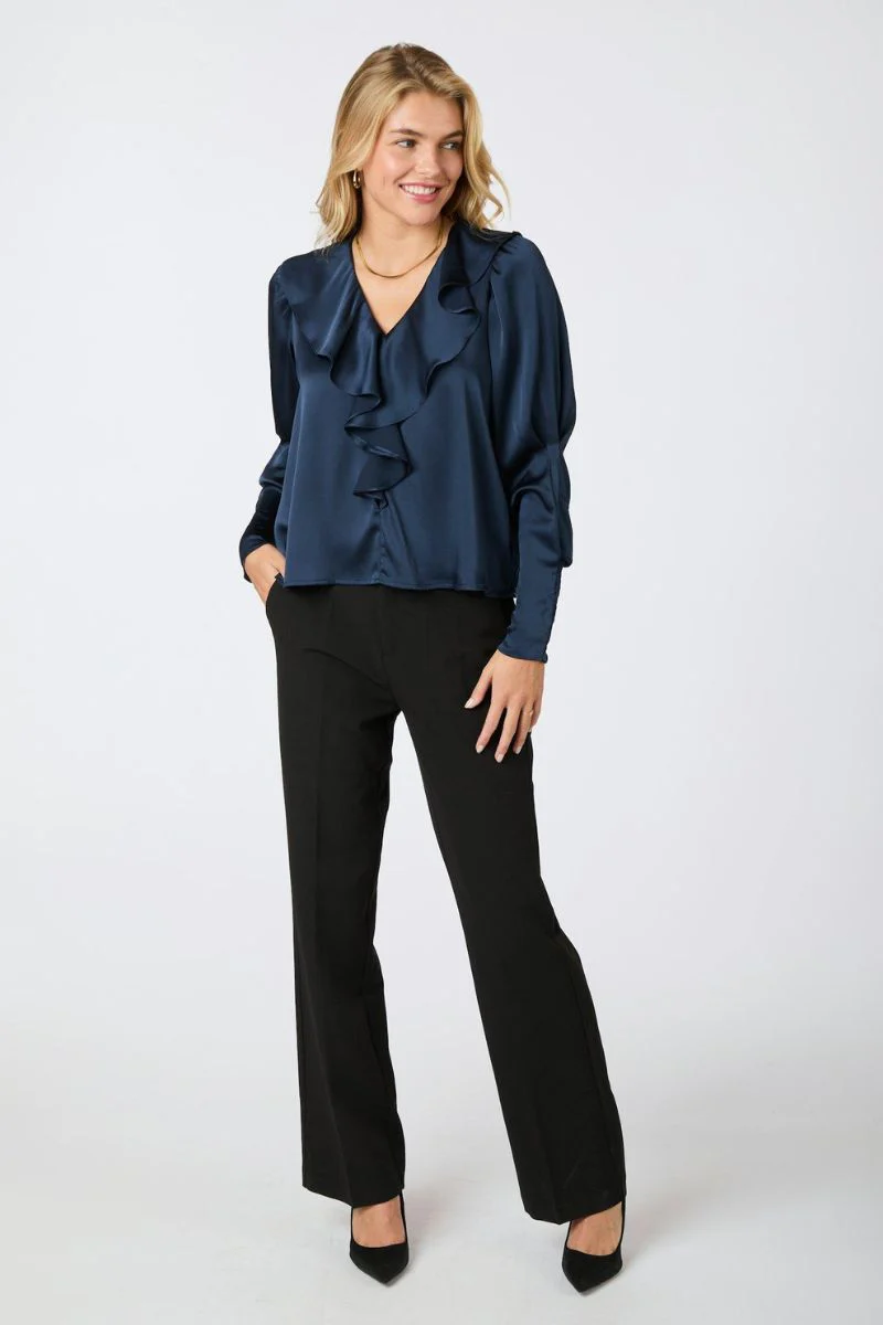 Sandie Sateen Blouse | Navy | Bluse fra Neo Noir - Image 3