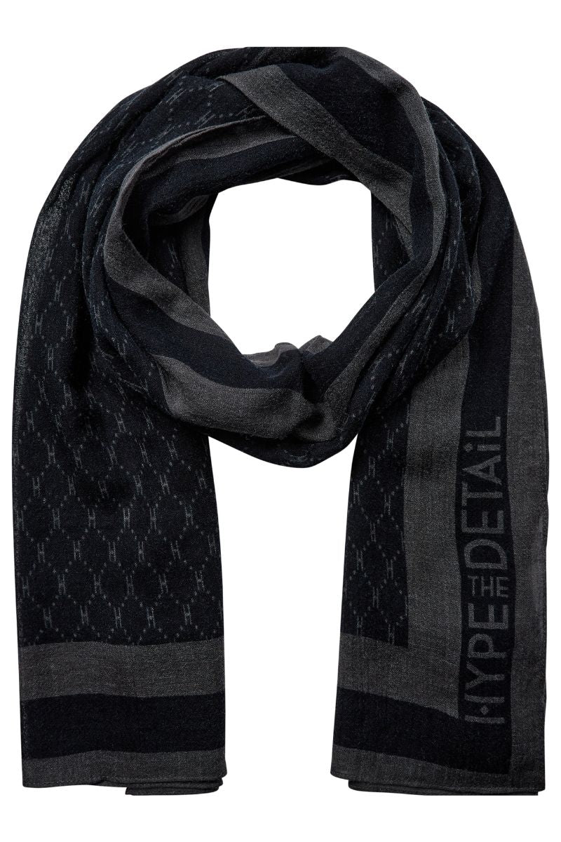 Scarf w/ Logo | Black | Tørklæde fra Hype The Detail - Image 2
