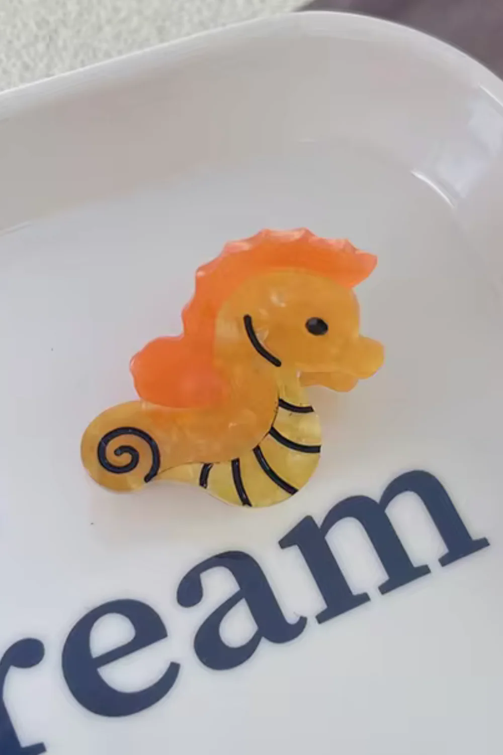 Seahorse Claw | Orange | Hårspænde fra By Timm - Image 2