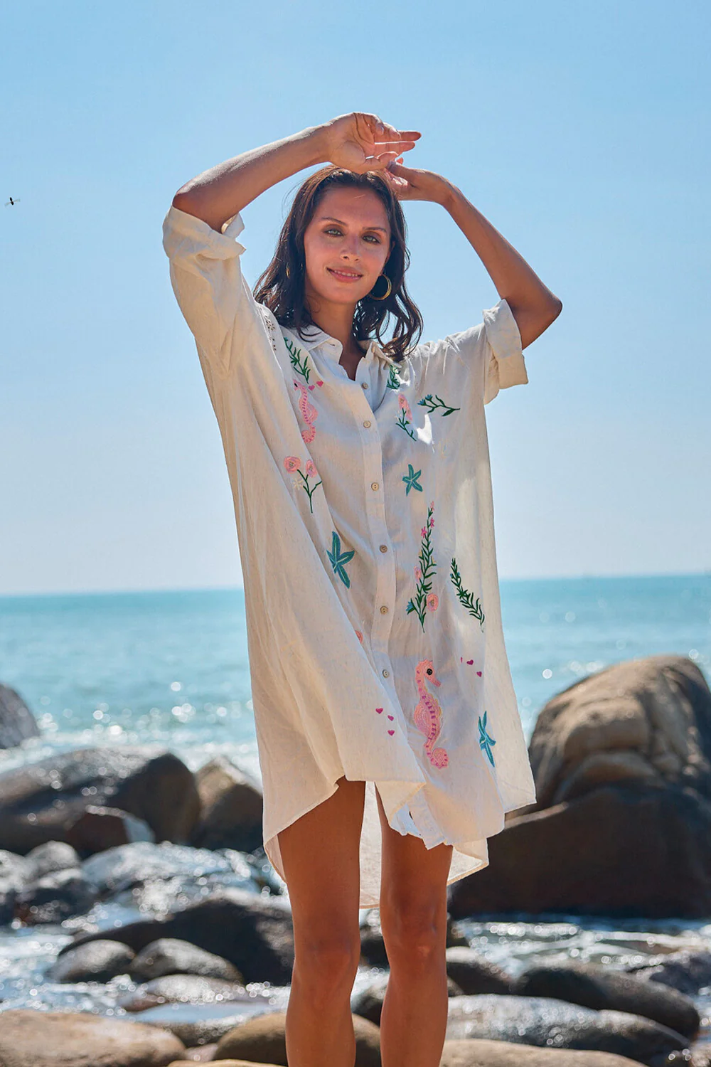 Molly Embroidery Short Shirt dress | Kjole fra Avery - Image 2