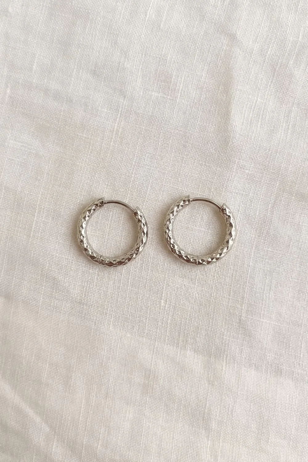 Snake Skin Pattern Hoops SS | Øreringe fra Birdsong