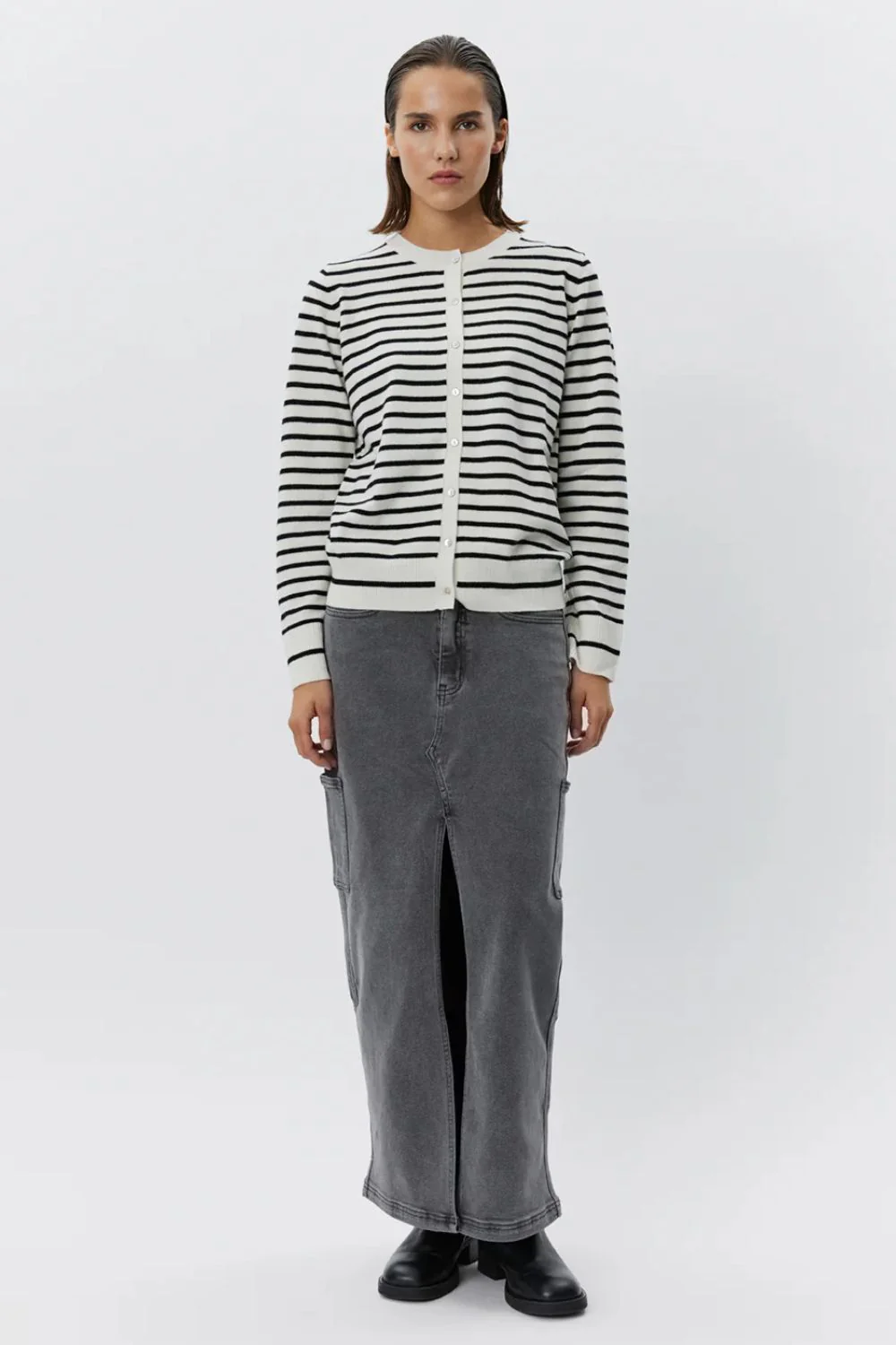 SNOS432 | Sort | Cardigan fra Sofie Schnoor - Image 3