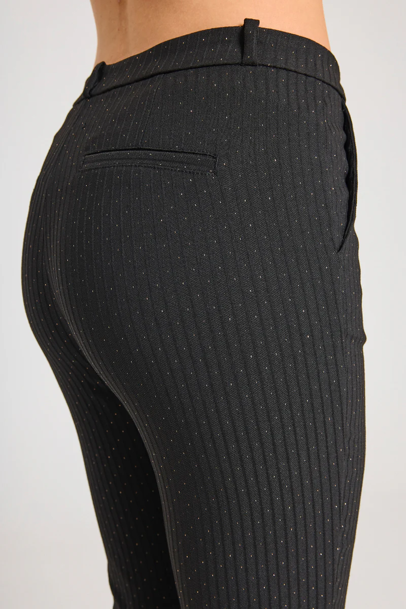 Solvej Pants 205590 | Black W. Gold | Bukser fra Freequent - Image 4