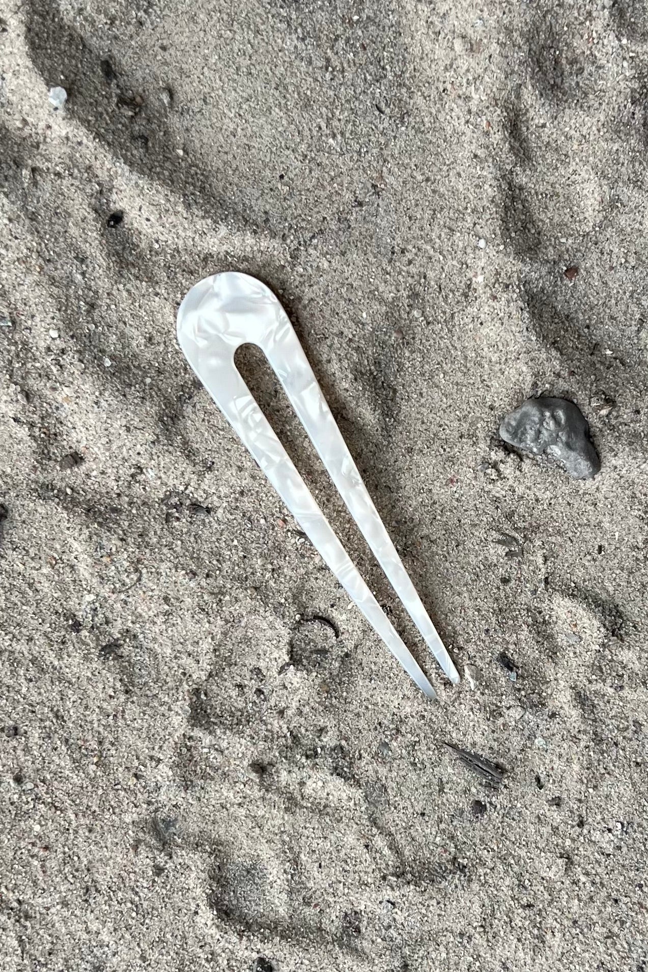 Sonja Hair Pin | Pearl | Hårspænde fra By Timm
