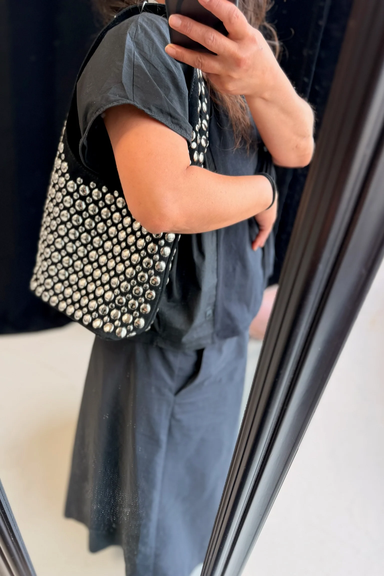 Studded Shoulder Bag | Black | Taske fra Avery - Image 3