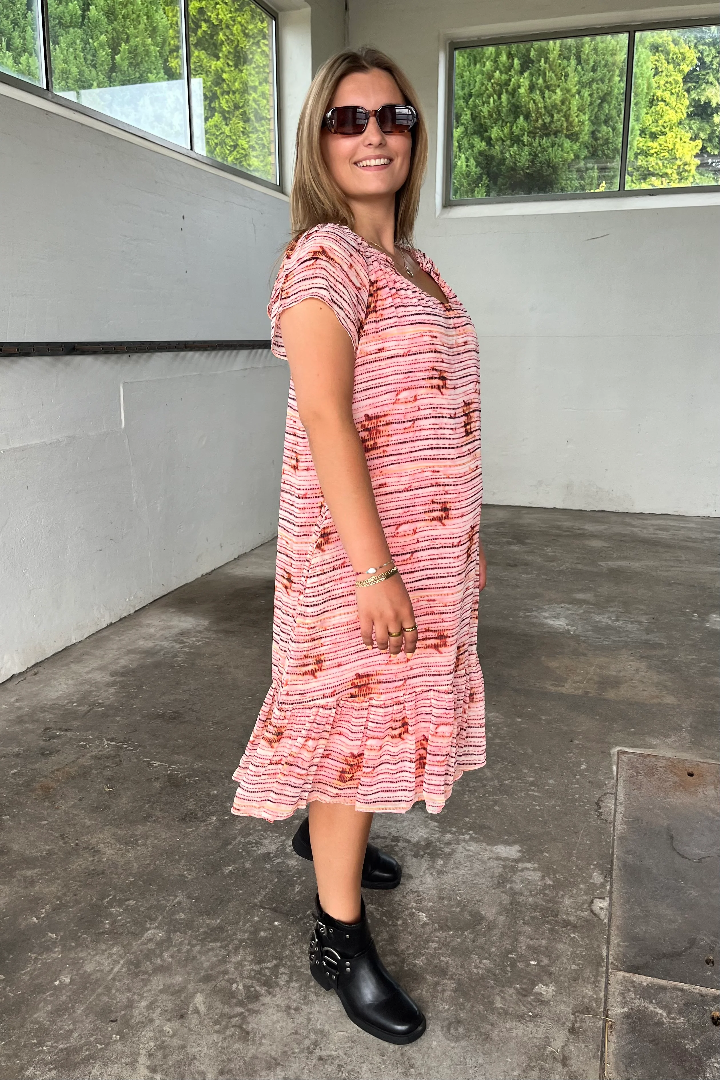 Sunrise Crop TieCC Line Dress | Bubblegum | Kjole fra Co'couture - Image 4